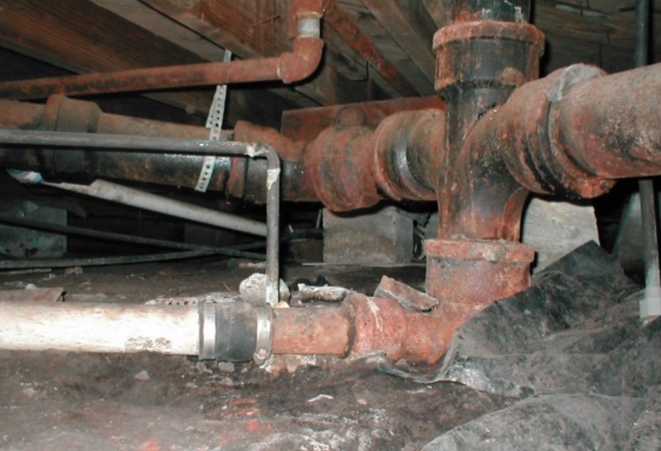 Does Homeowners Insurance Cover Cast Iron Pipes